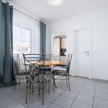 Ana & Josip Apartment *