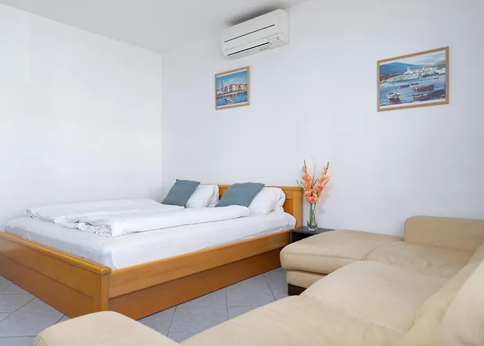 Ana & Josip アパート ポレッチ